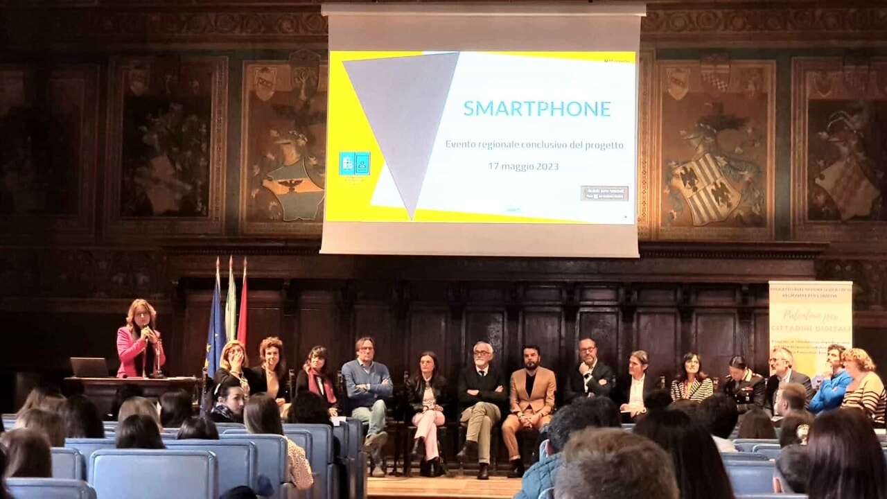 Umbria, successo per l'evento 'Un patentino per lo smartphone'