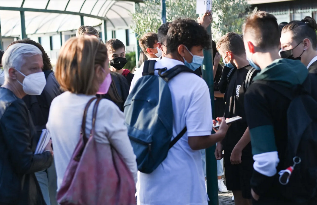 Un patentino agli studenti per lo smartphone a scuola in Umbria